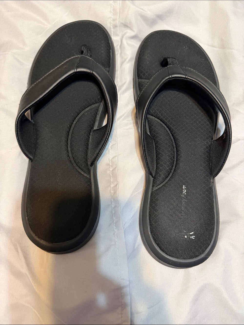 Women's Black Comfort Toe-Post Sandals
